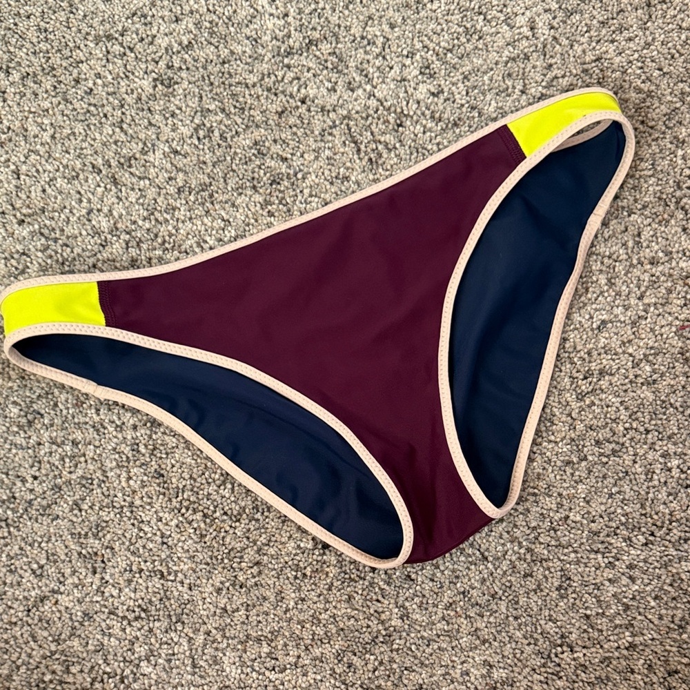 Lululemon reviserable bikini bottoms navy and plum 4-6